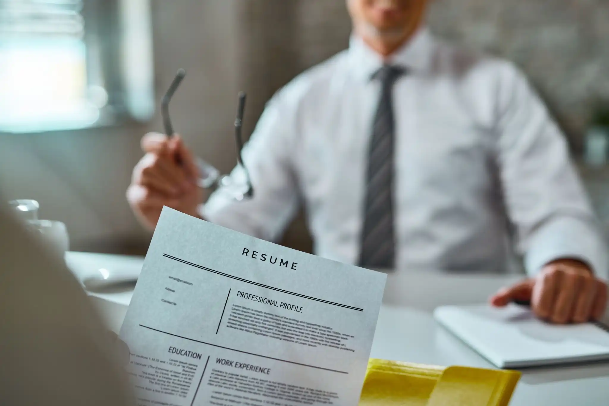 How does career advice influence resumes, interviews, and overall employability?
